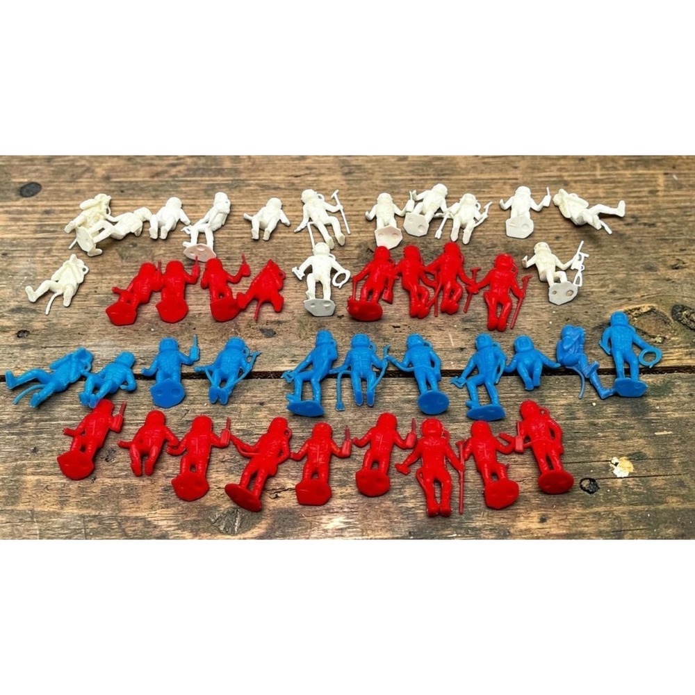 Plastic Space Men Astronaut Toy Figures Red White Blue Lot of 40 -Vintage - MPC